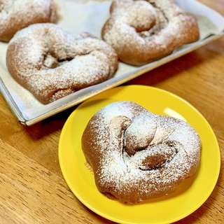 バレンタイン♪ココア生地のシナモンロール